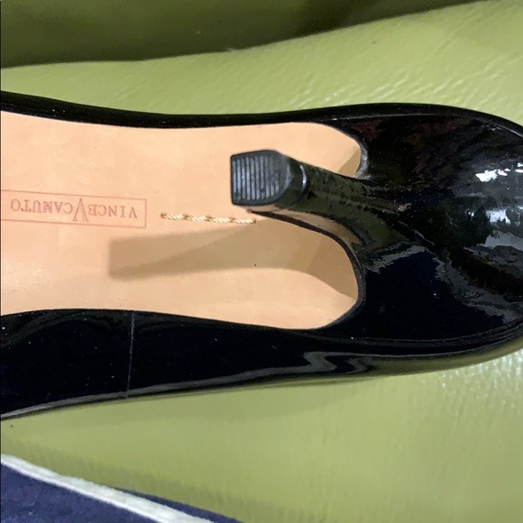 Vince Camuto black patent genuine leather heels. - Picture 9 of 9